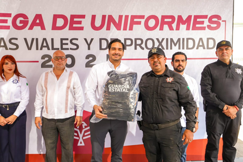 Entregó Carlos Peña Ortiz nuevos uniformes a Policía Vial y Guardia Estatal de Proximidad en Reynosa