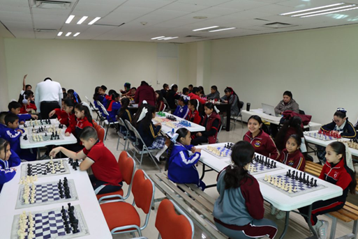 Impulsa Carlos Peña Ortiz el talento estudiantil a través del deporte