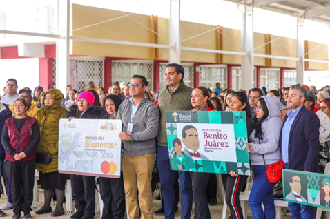 Entregó Alcalde Carlos Peña Ortiz, Becas Benito Juárez en el CBTIS 302