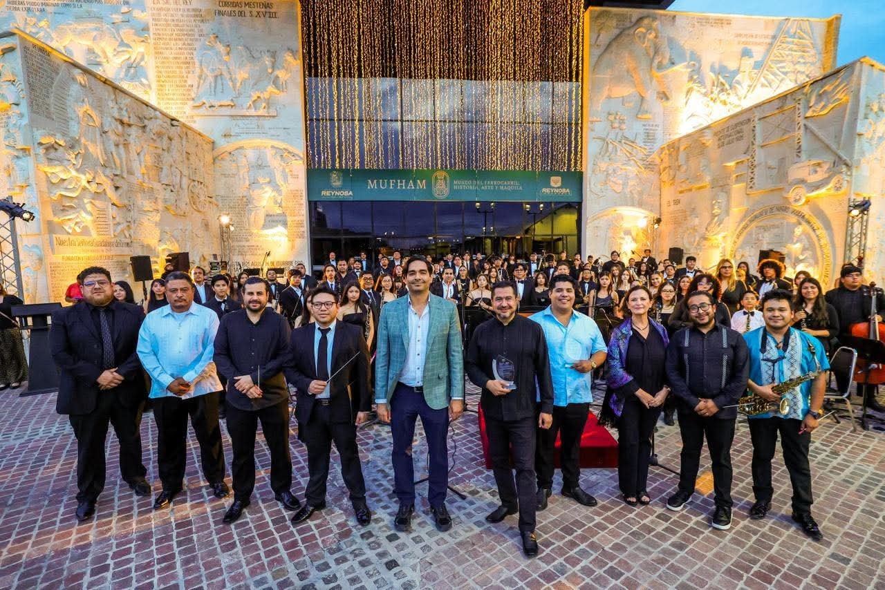Acompañaron familias reynosenses al Alcalde Carlos Peña Ortiz en grandioso Concierto Sinfónico